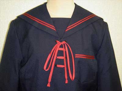 歌敷山中学校の参考制服画像